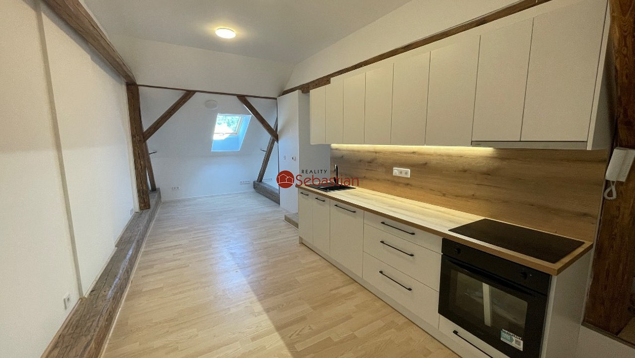 Pronájem bytu 4+kk 99 m²