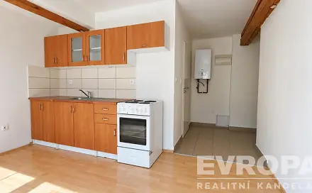 Pronájem bytu 1+kk 28 m²