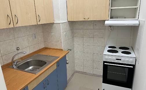 Pronájem bytu 2+1 43 m², Štefánikova, Zlín