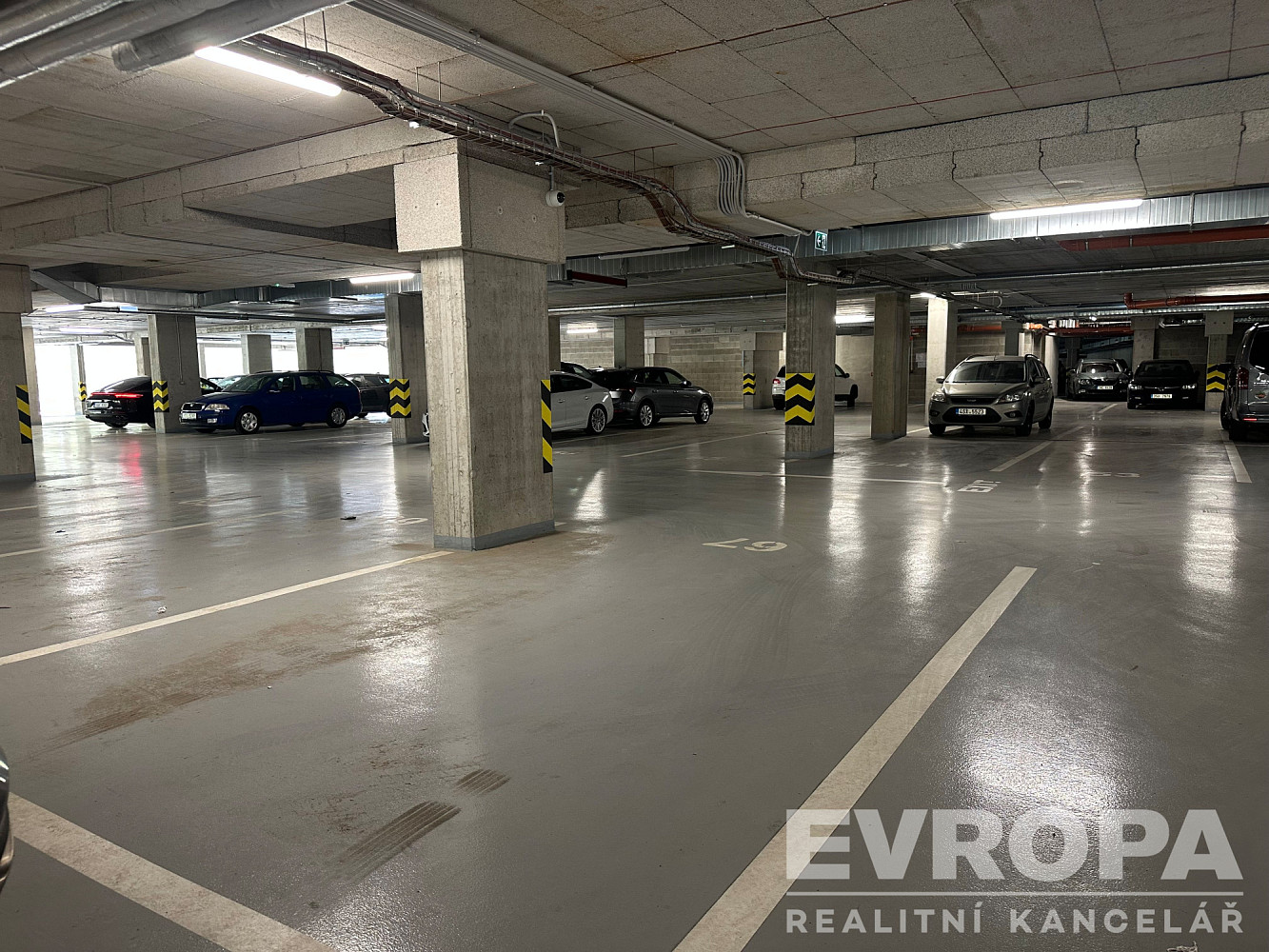 Prodej garážového stání (20 m2) v Praze - Vysočanech ul. Čerpadlová – fotografie 3