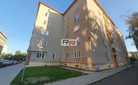 Pronájem bytu 1+1 52 m²
