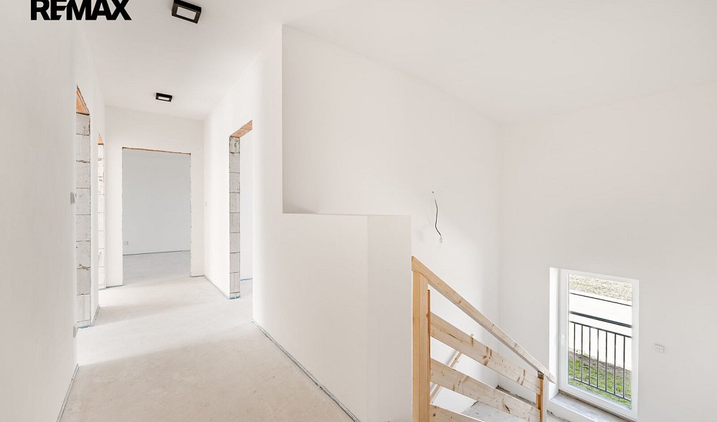 Prodej domu 329 m² s pozemkem 1 034 m², Sluhy – náhled fotky 9