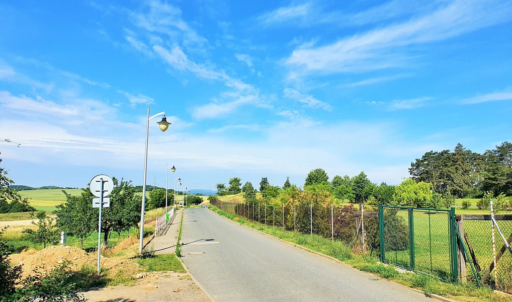 Prodej stavebního pozemku 5 462 m², Vysoký Újezd – náhled fotky 2