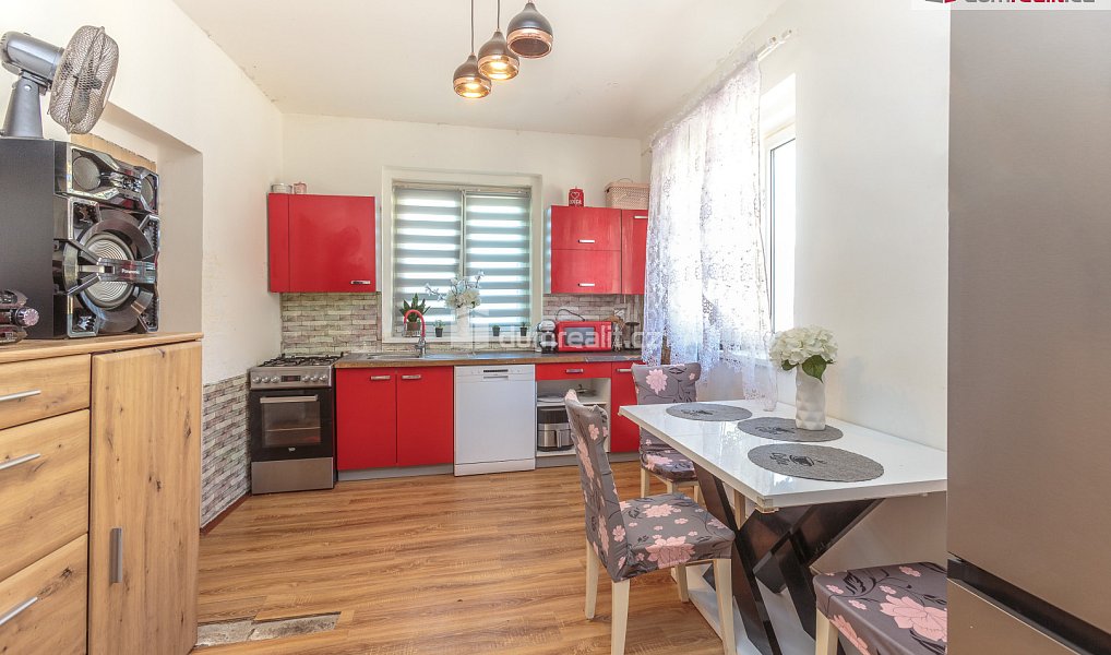 Prodej domu 360 m² s pozemkem 657 m², Králův Dvůr – náhled fotky 4