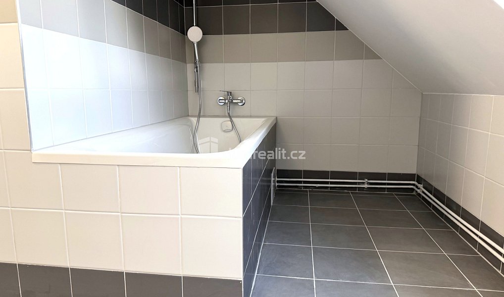 Prodej bytu 2+1 119 m², Karlovy Vary – náhled fotky 10