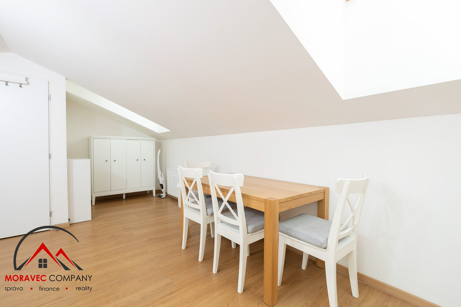Pronájem bytu 1+kk 33 m² – fotografie 2