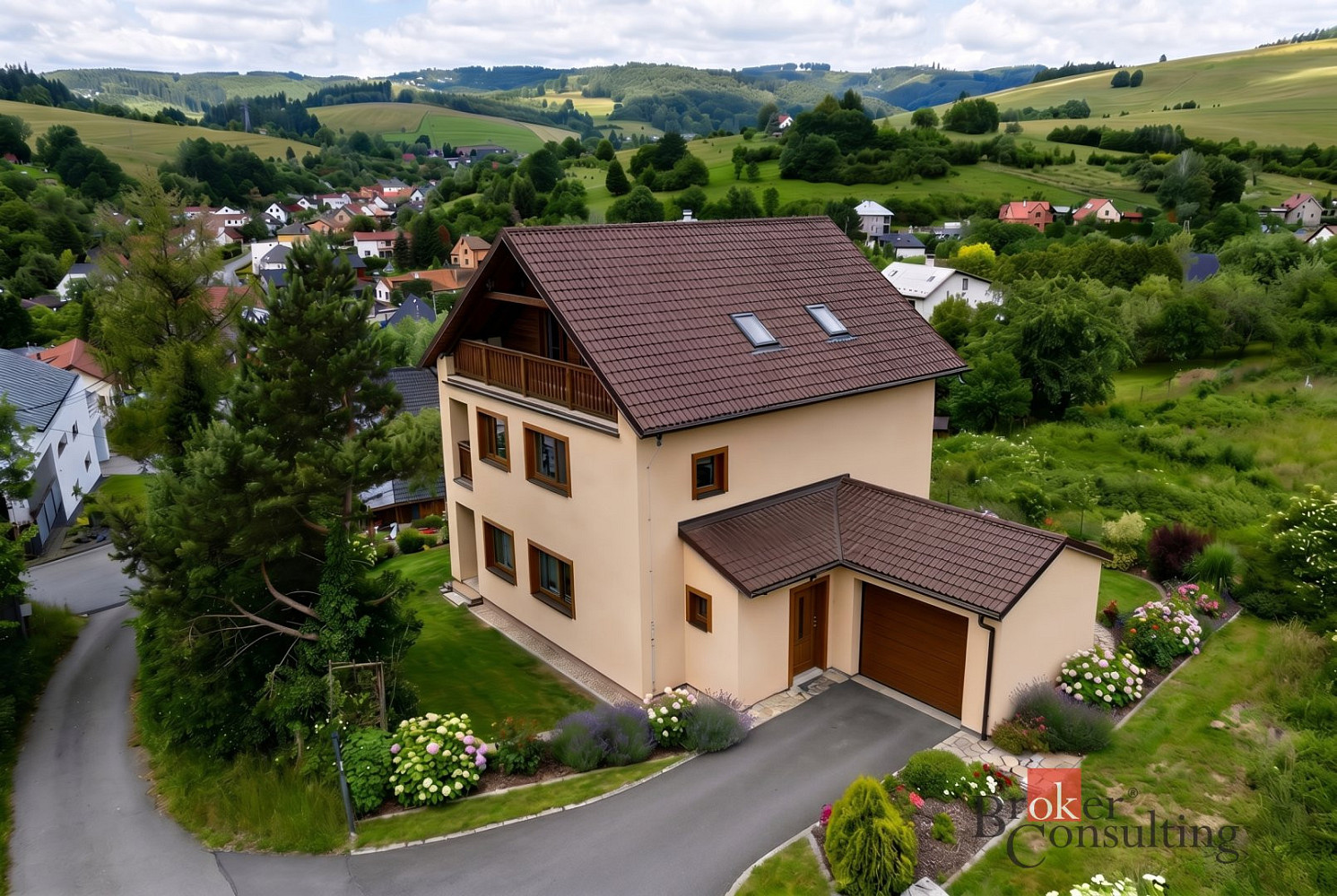 Prodej domu 256 m² s pozemkem 1 170 m²