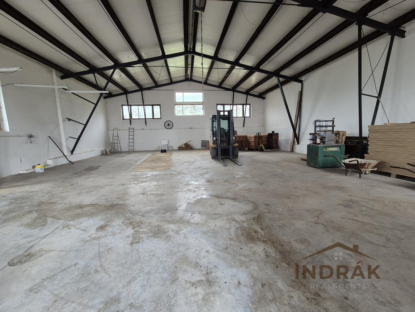 Pronájem výrobních prostor 178 m²
