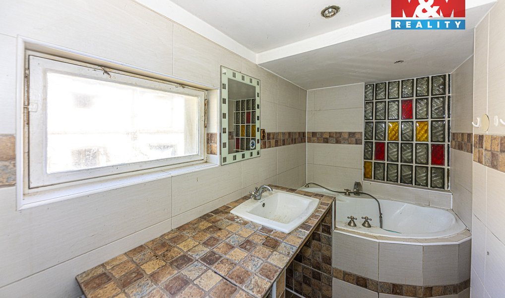 Prodej domu 170 m² s pozemkem 1 774 m², Lošany – náhled fotky 9