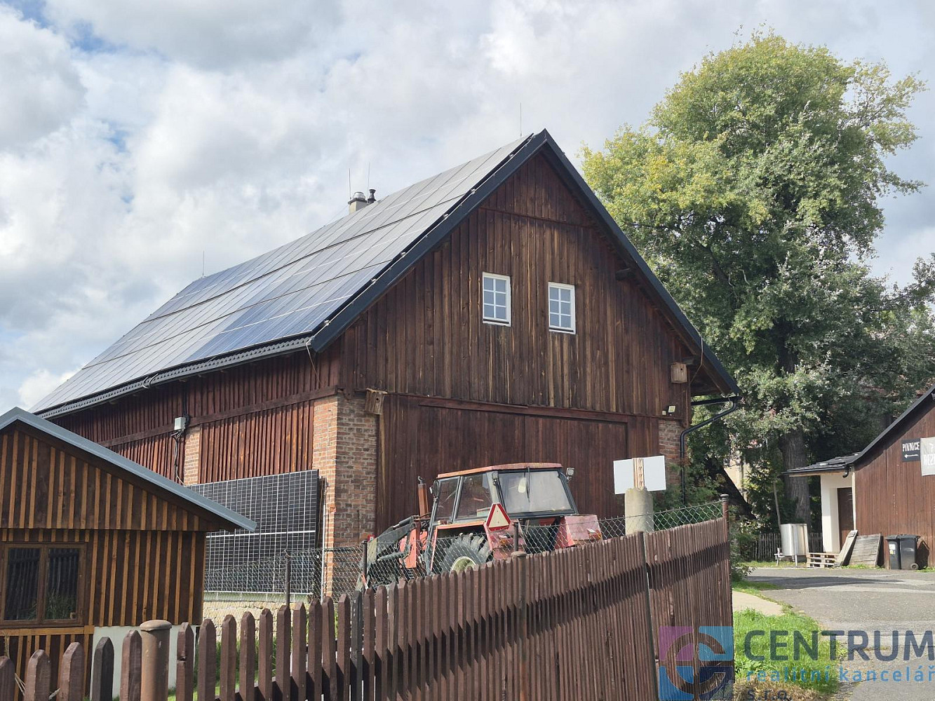 Pronájem obchodních prostor 240 m² – fotografie 3