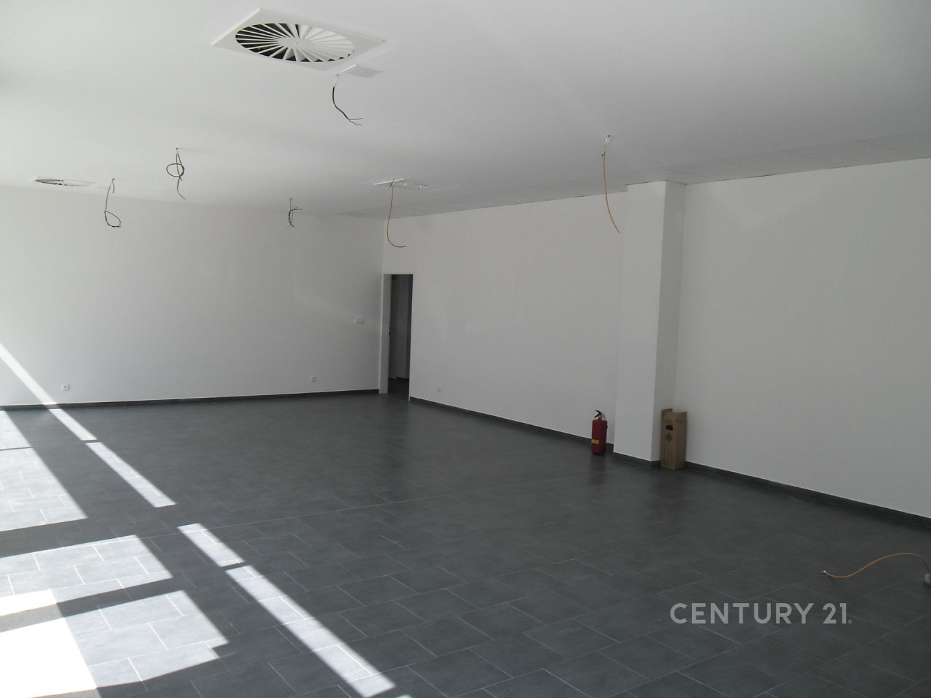 Pronájem obchodních prostor 80 m² – fotografie 3
