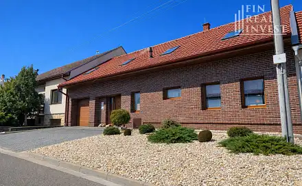 Prodej domu 328 m² s pozemkem 975 m², Hovorany, okres Hodonín