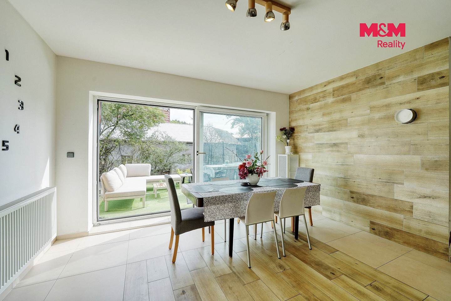 Prodej domu 280 m² s pozemkem 1 025 m² – fotografie 2