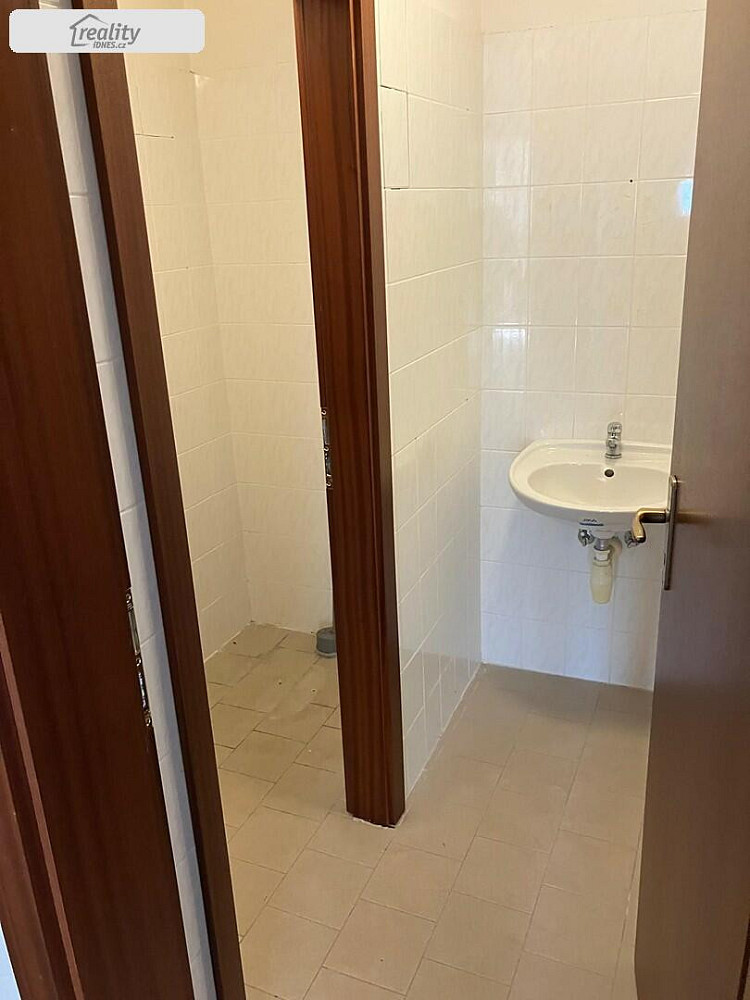 Pronájem kanceláře 117 m² — photo 3