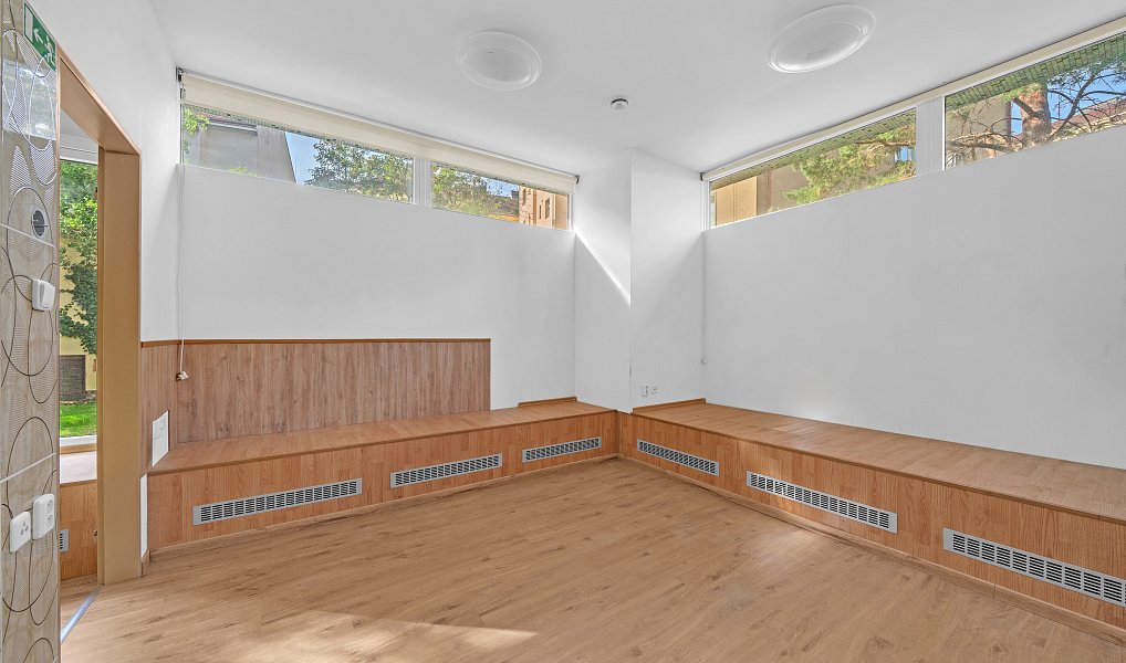 Prodej obchodních prostor 65 m², Pardubice – náhled fotky 3