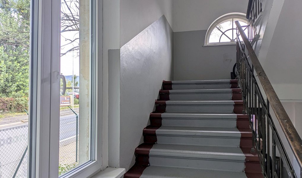 Prodej domu 472 m² s pozemkem 697 m², Teplice – náhled fotky 4