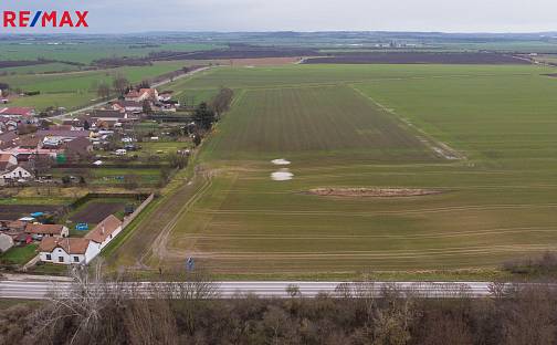 Prodej stavebního pozemku 5 542 m², Chlumín, okres Mělník
