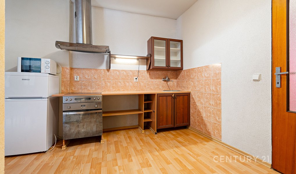 Prodej chaty/chalupy 648 m² s pozemkem 907 m², Strašín – náhled fotky 21