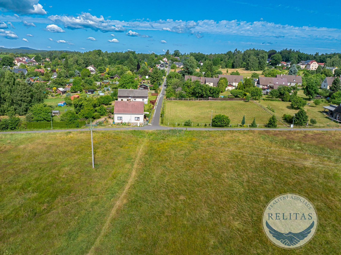 Prodej stavebního pozemku 1 986 m² – fotografie 3
