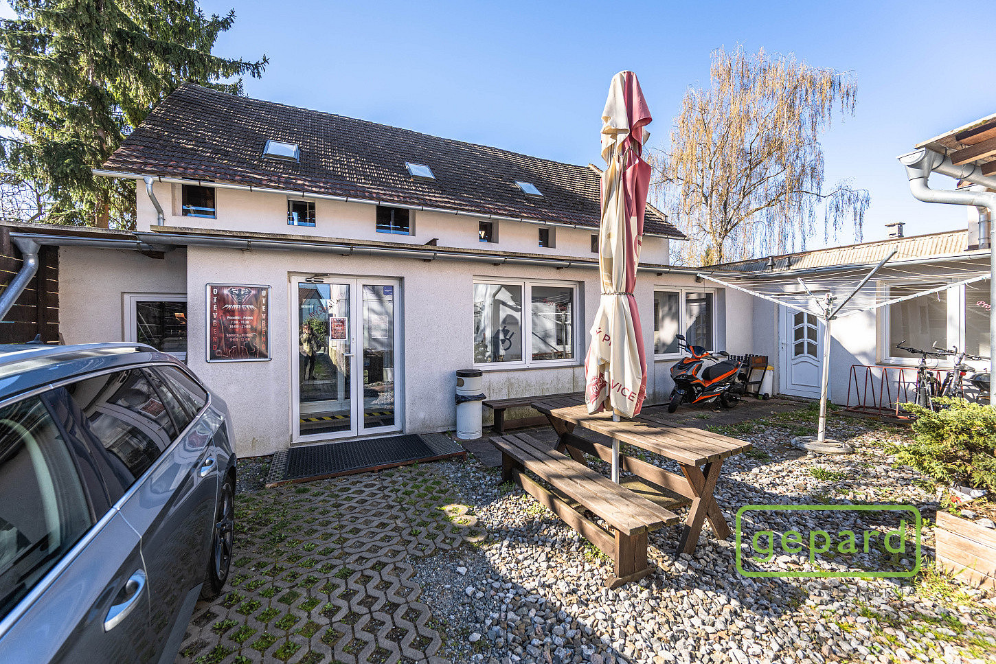 Prodej komerčního objektu (jiného typu) 569 m²