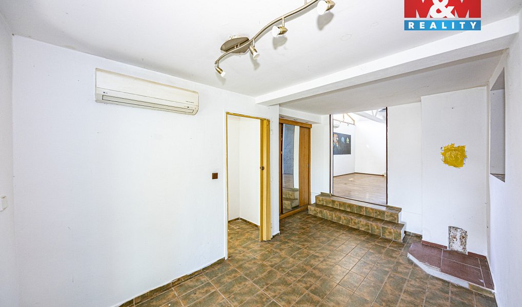 Prodej domu 170 m² s pozemkem 1 774 m², Lošany – náhled fotky 12
