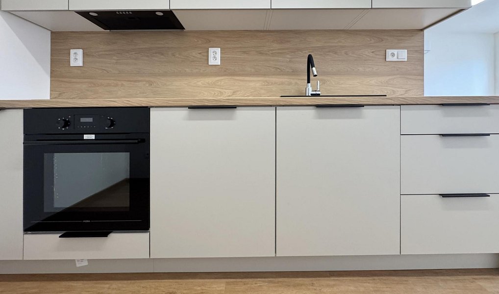 Pronájem bytu 1+kk 36 m², Kladno – náhled fotky 12