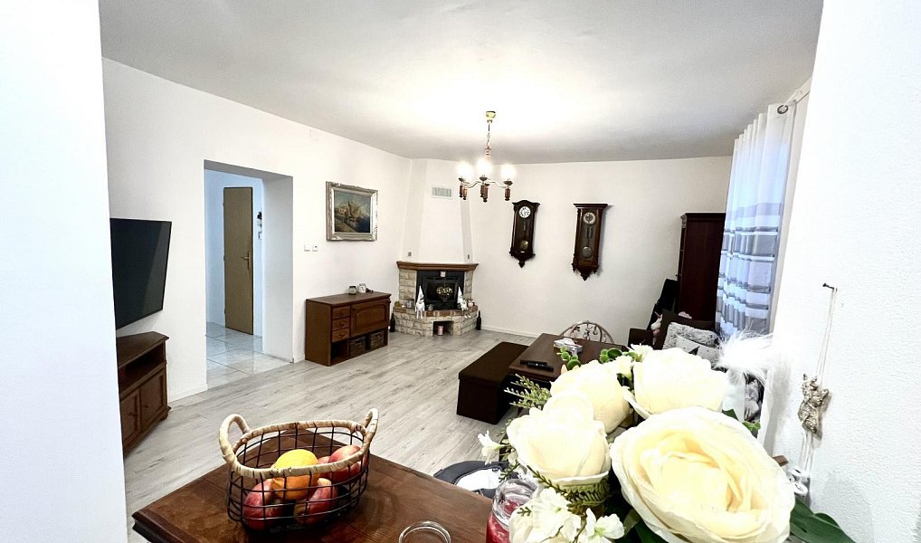 Prodej domu 200 m² s pozemkem 40 m², Žatec – náhled fotky 4