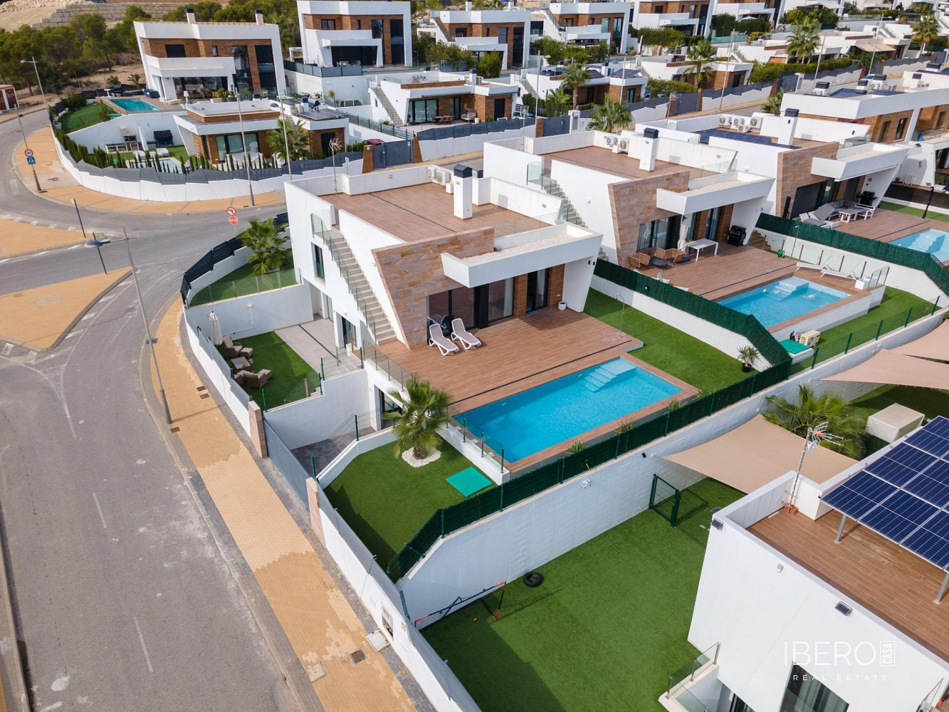 Prodej domu 314 m² s pozemkem 572 m² – pohled 4