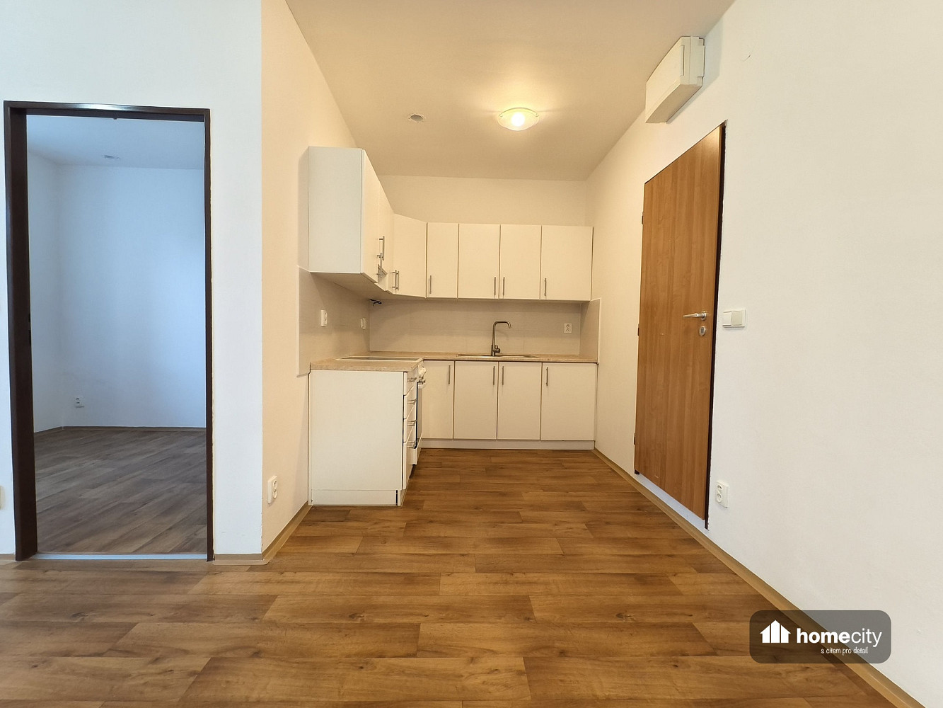 Pronájem bytu 2+kk 35 m² – fotografie 2