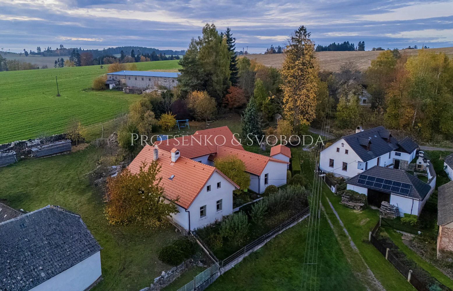 Prodej domu 354 m² s pozemkem 2 604 m² – fotografie 2