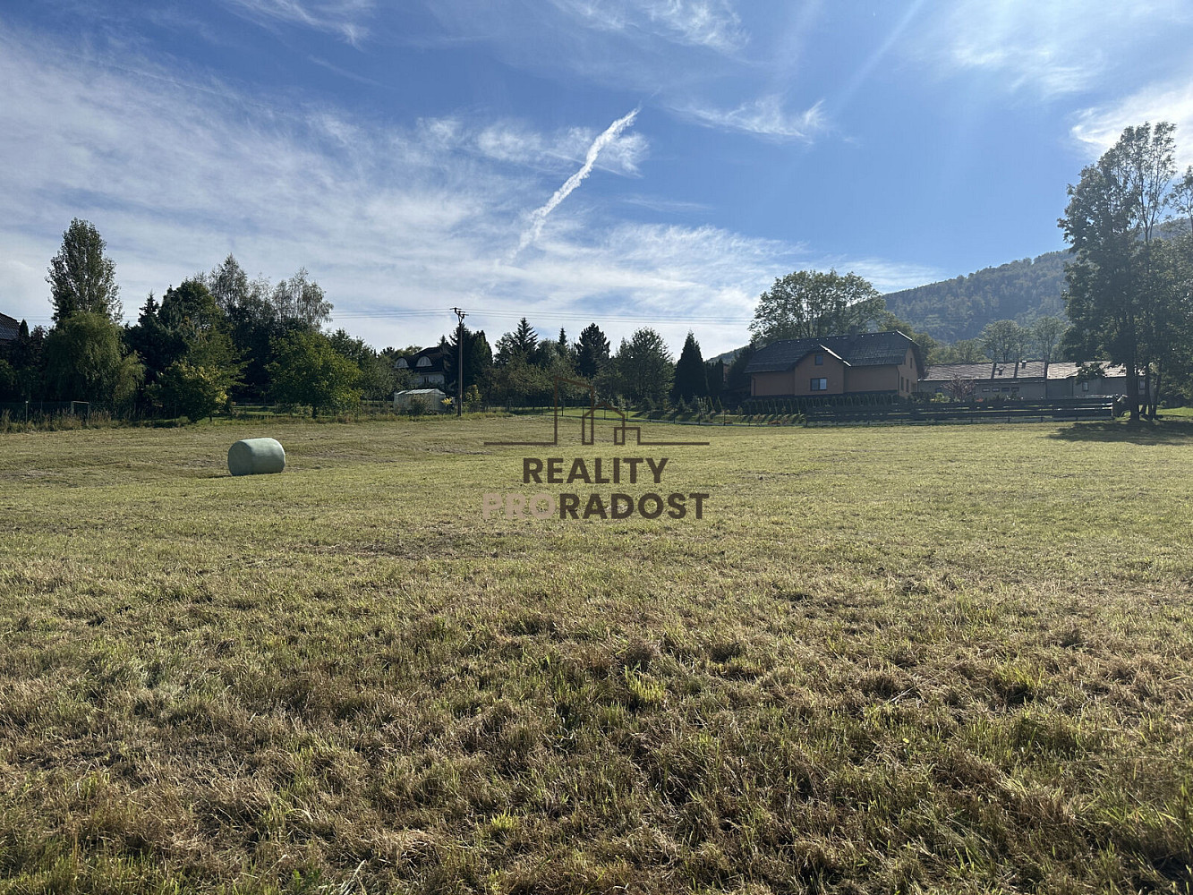 Prodej stavebního pozemku 3 052 m² – fotografie 3
