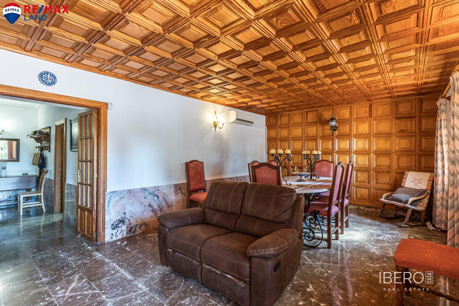 Prodej domu 200 m² s pozemkem 1 044 m²
