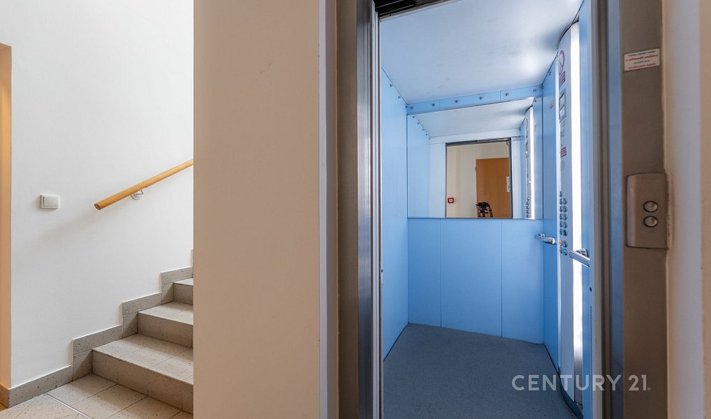 Pronájem bytu 2+kk 48 m², Praha – náhled fotky 31