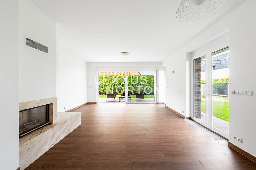 Pronájem domu 500 m² s pozemkem 700 m²
