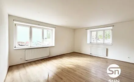 Pronájem bytu 3+1 67 m², Palackého náměstí, Dobrovice, okres Mladá Boleslav