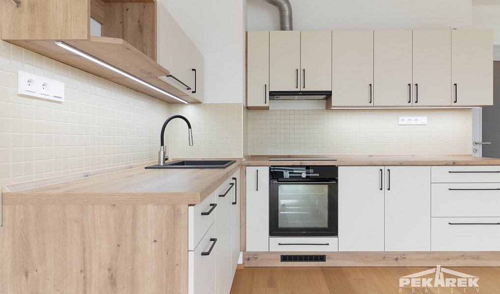 Pronájem bytu 2+kk 51 m², Praha – náhled fotky 3