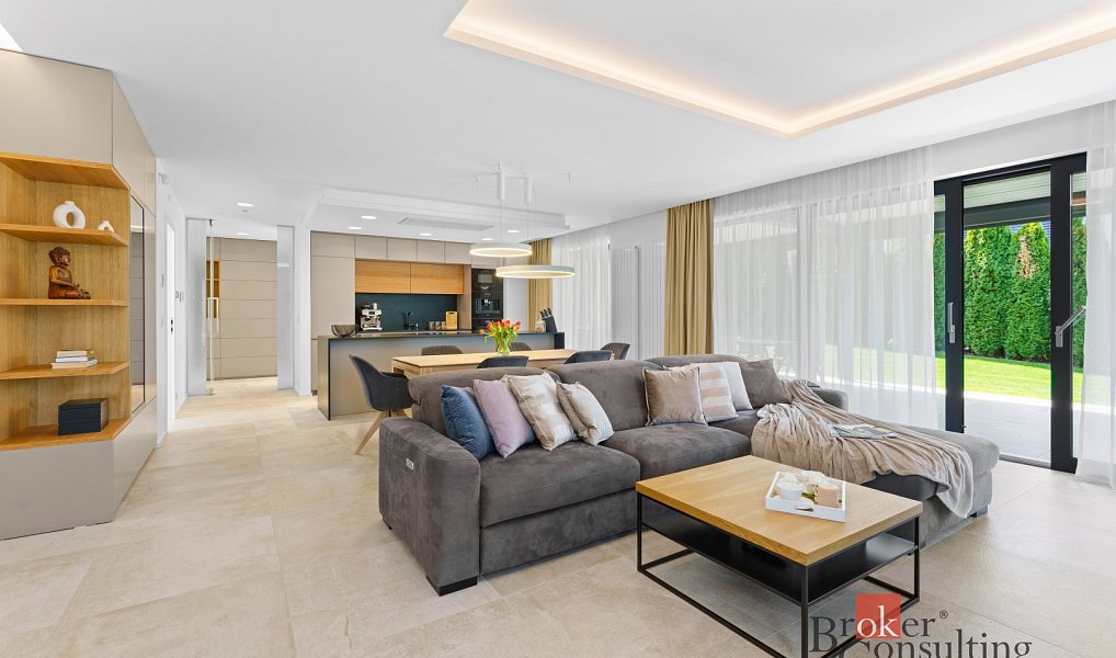 Pronájem domu 162 m² s pozemkem 916 m², Průhonice – náhled fotky 2