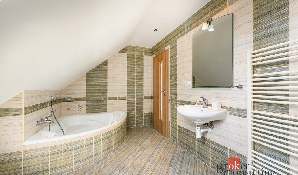 Prodej domu 130 m² s pozemkem 886 m², Dýšina – náhled fotky 17