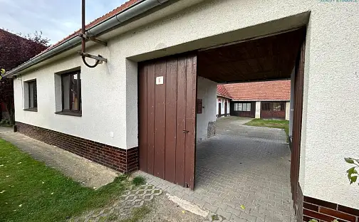 Pronájem statku s pozemky v oblasti Kramolína u Třebíče, 173 500 m2 - Kramolín