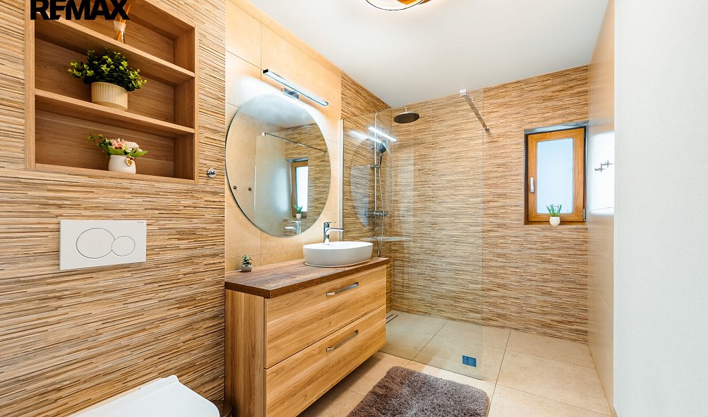 Prodej domu 350 m² s pozemkem 2 074 m², Staré Město – náhled fotky 24