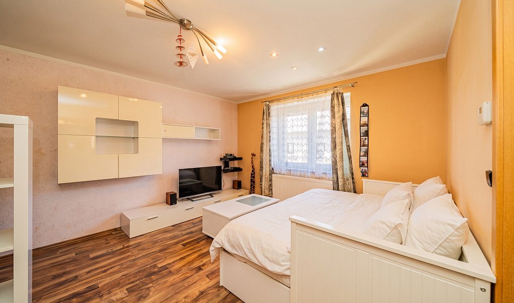 Prodej domu 130 m² s pozemkem 1 444 m², Žáky – náhled fotky 7