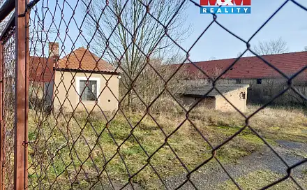 Prodej komerčního pozemku 16 998 m², Třebovle - Miškovice, okres Kolín