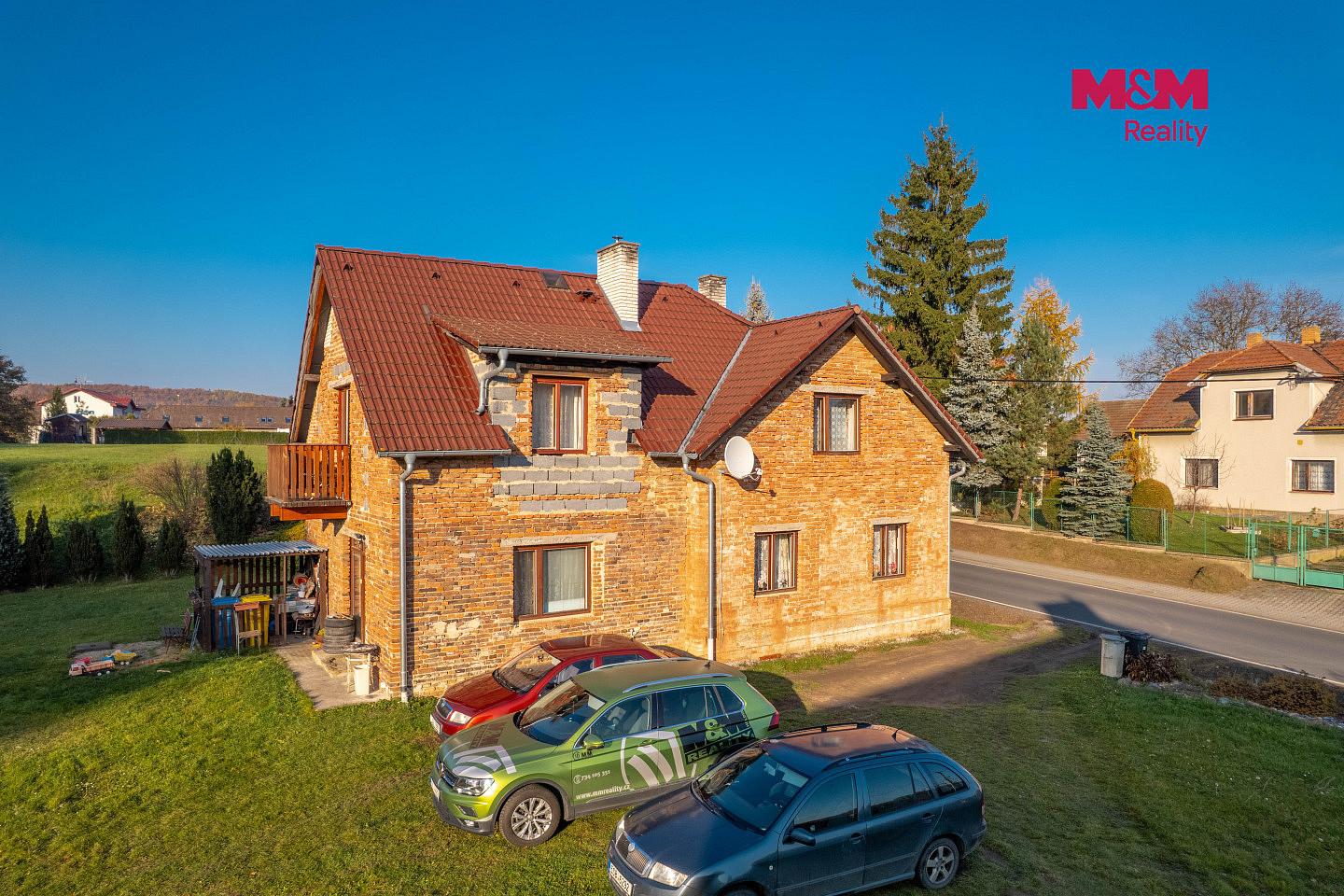 Prodej domu 180 m² s pozemkem 2 215 m² — photo 2