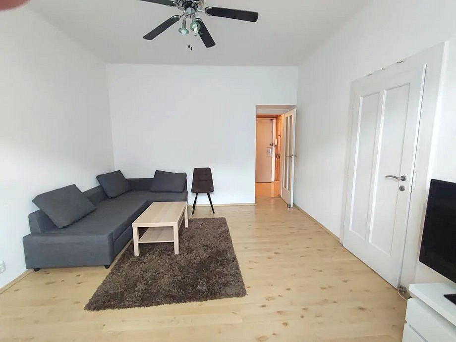 Pronájem bytu 2+1 67 m² – fotografie 2