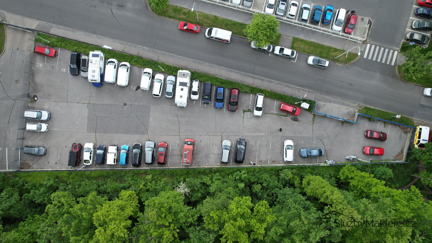 Pronájem parkovacích stání na parkovišti - Nad Lesním Divadlem