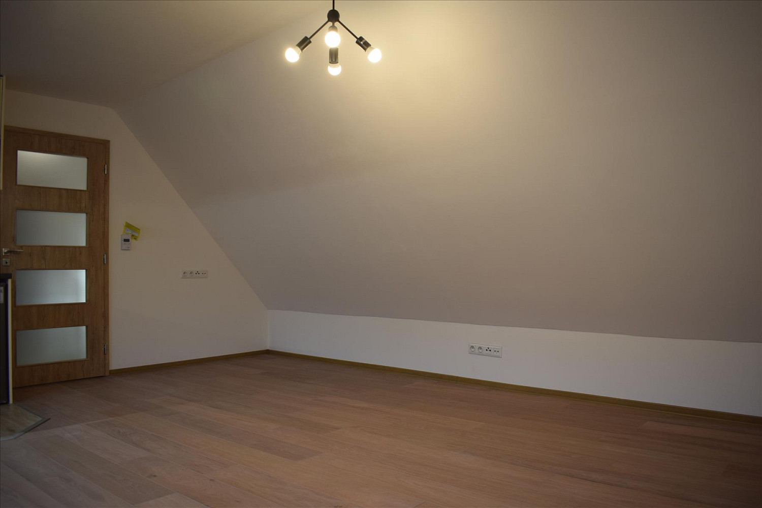Pronájem bytu 2+kk 60 m² – fotografie 3