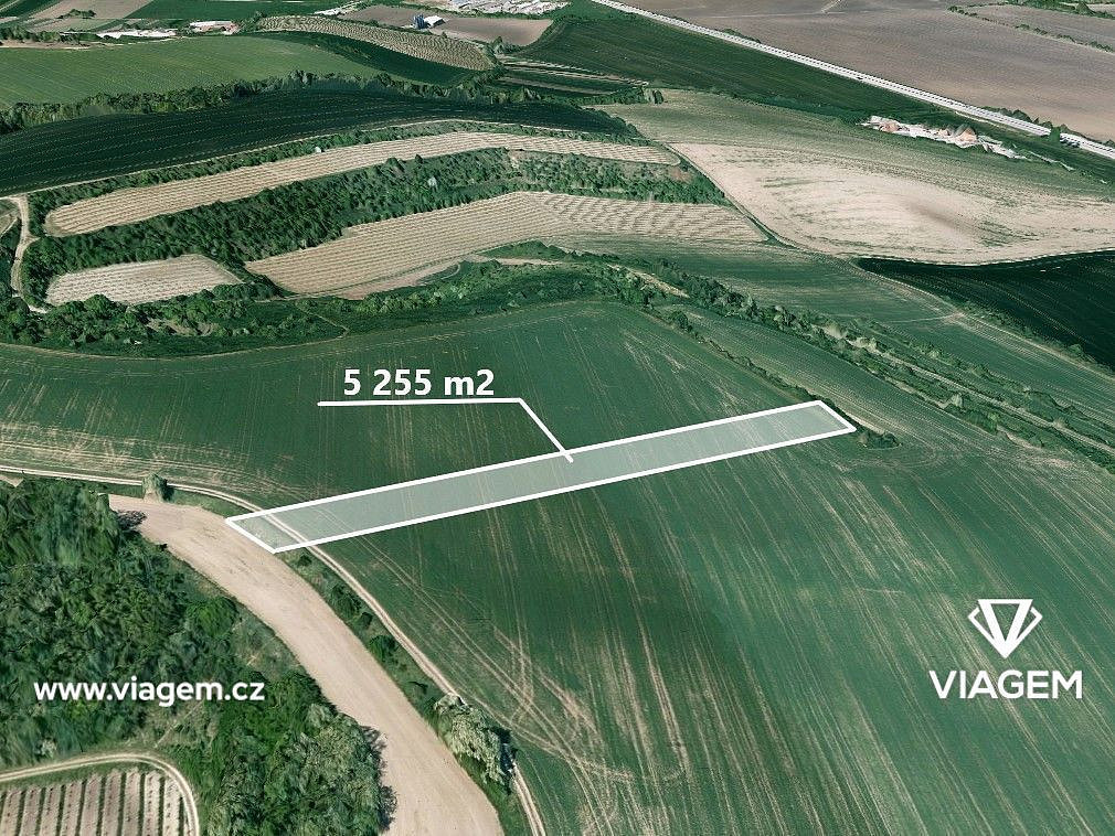 Prodej pole 1 751 m²