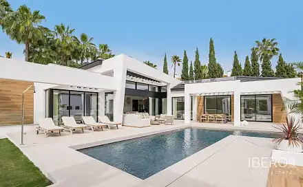 Prodej domu 613 m² s pozemkem 1 130 m², Nueva Andalucía, Španělsko