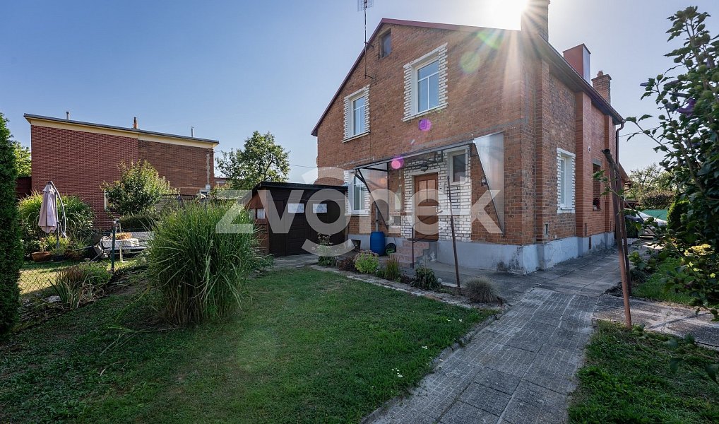 Prodej domu 77 m² s pozemkem 40 m², Zlín – náhled fotky 2