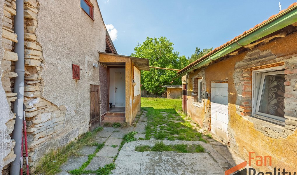 Prodej domu 218 m² s pozemkem 445 m², Hostouň – náhled fotky 24
